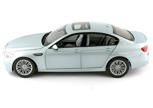 Macheta originala BMW M5 (F10)
